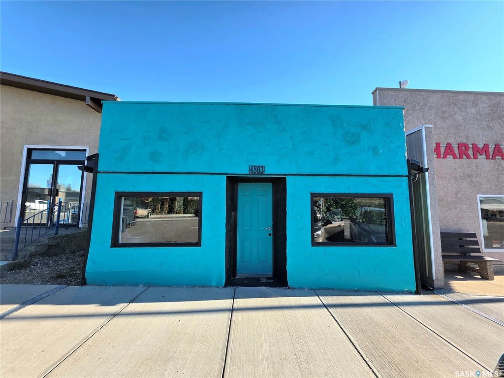 4803 Herald Street, Macklin