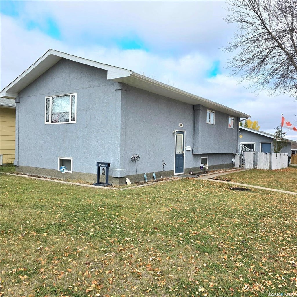 1596 Mcintosh Drive, Prince Albert