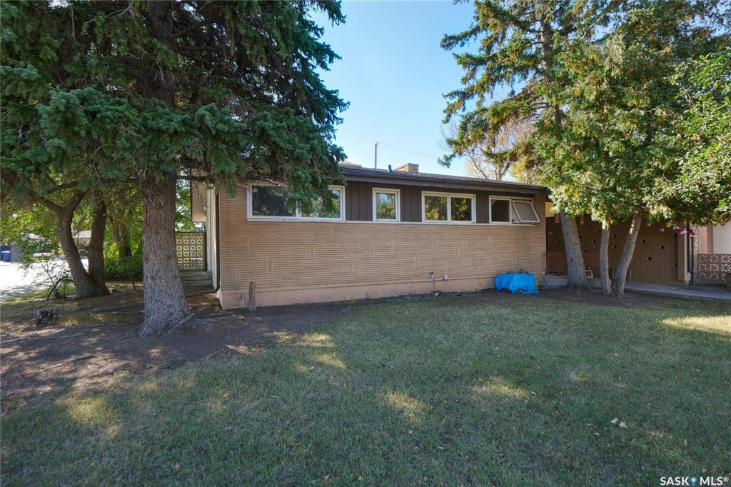 1211 Gordon Road, Moose Jaw