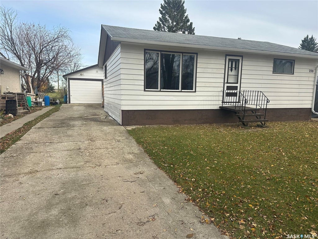 220 Avenue Road, Kamsack