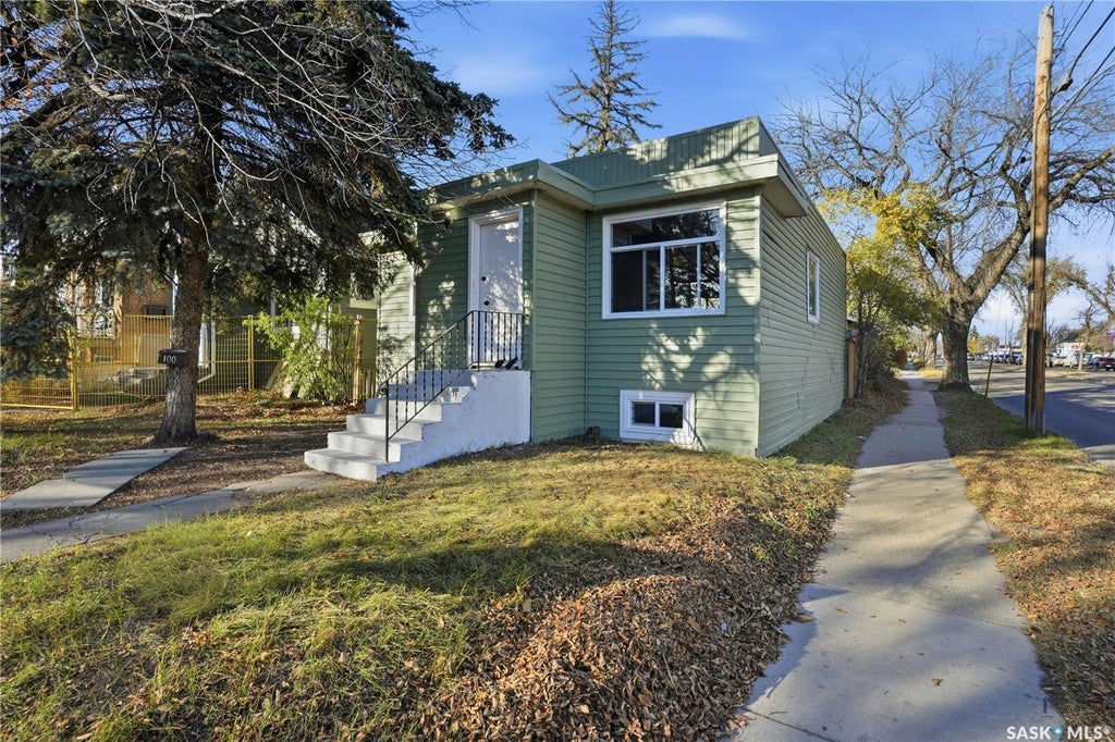 100 32nd Street W, Saskatoon