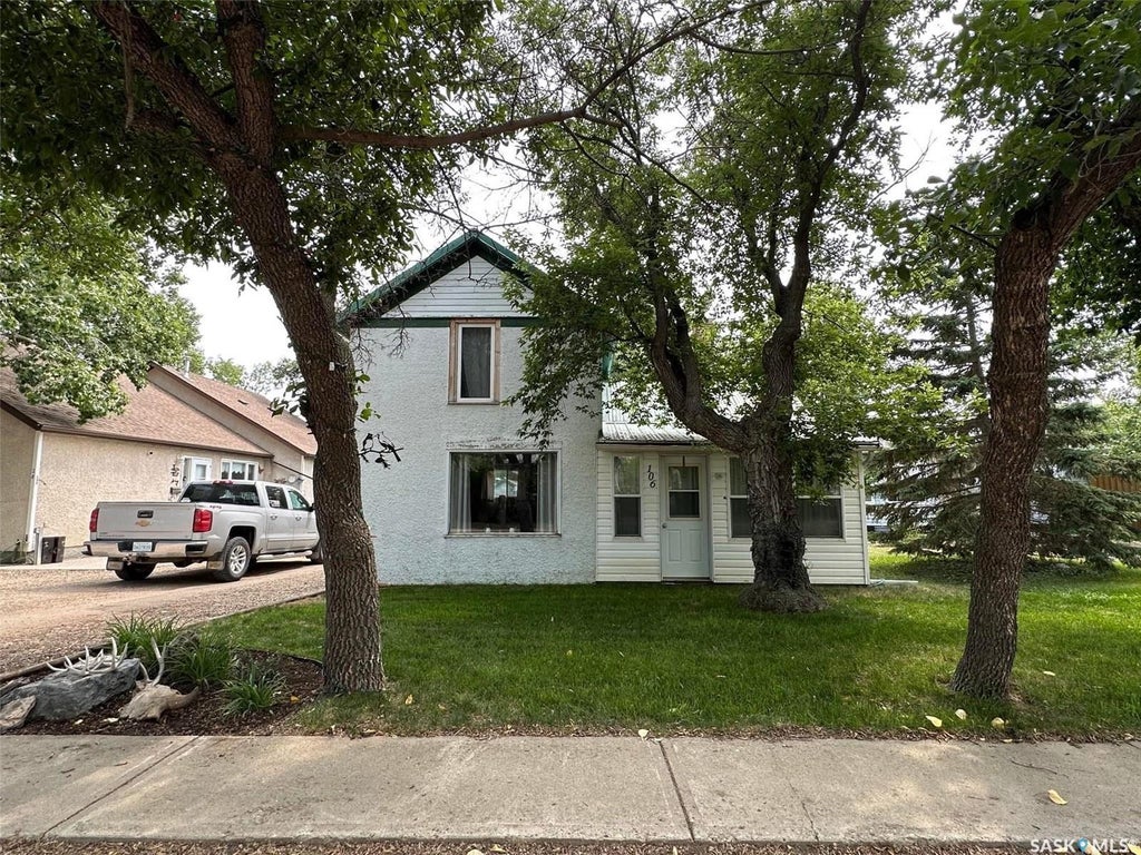 106 3rd Avenue E, Mossbank