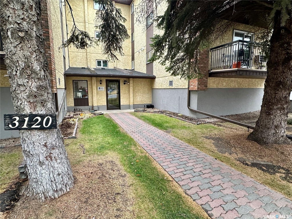 #101 - 3120 Louise Street E, Saskatoon