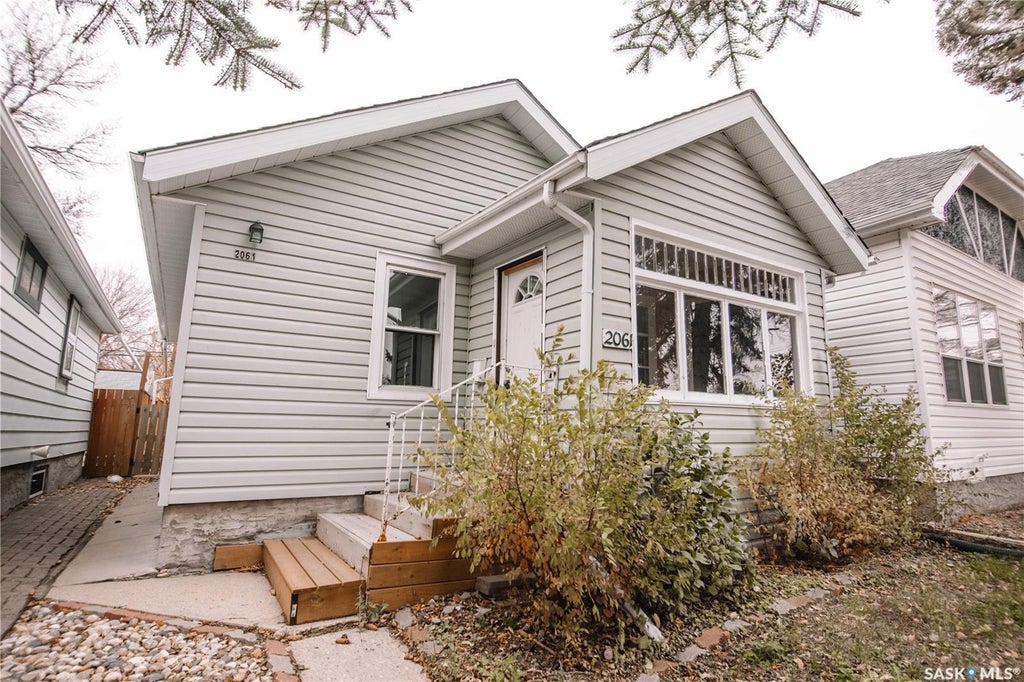 2061 Queen Street, Regina