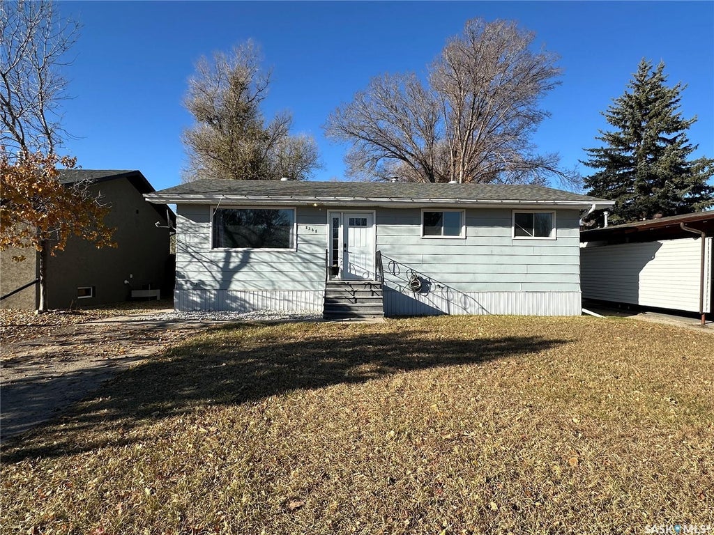 8368 Howard Avenue, Gull Lake
