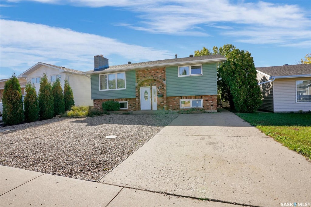 1631 Glendale Street, Moose Jaw