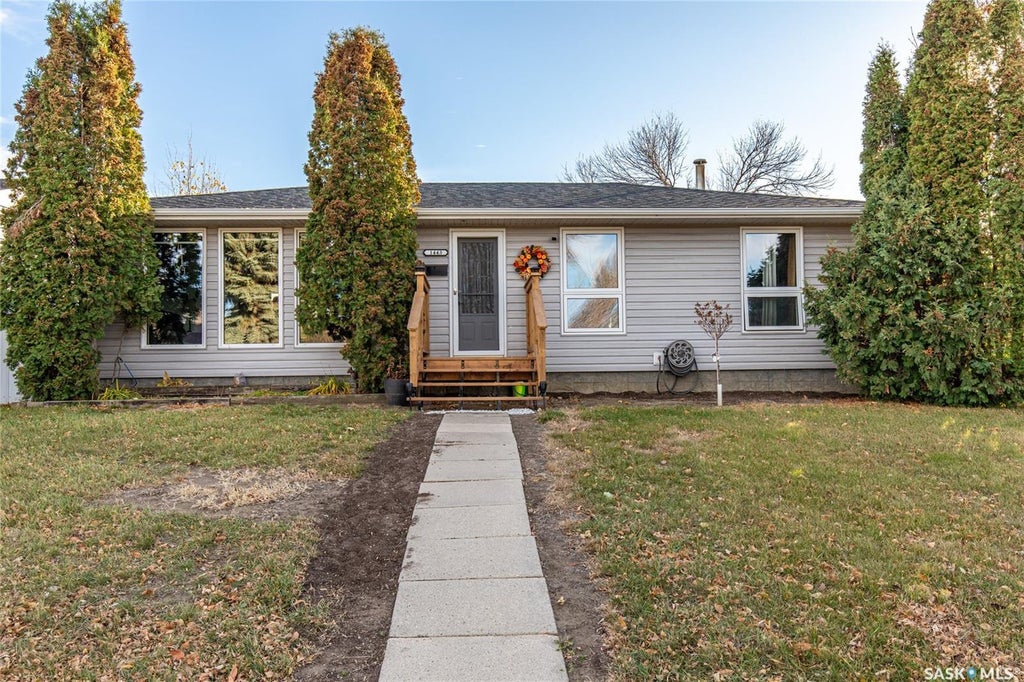 1443 Smith Street W, Moose Jaw