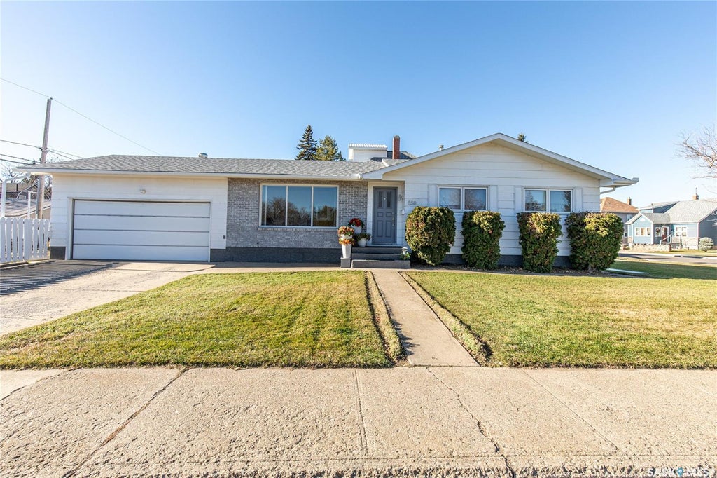 550 3rd Avenue Nw, Moose Jaw