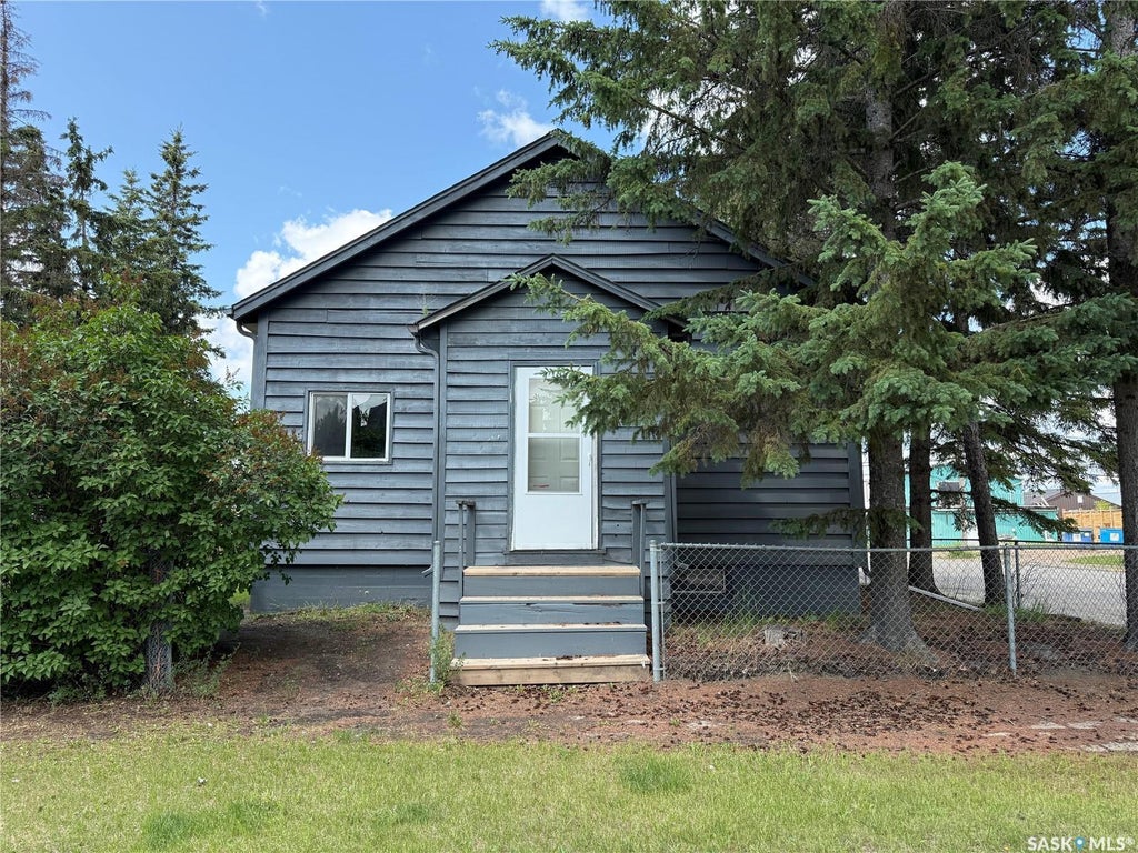 303 1st Street E, Meadow Lake