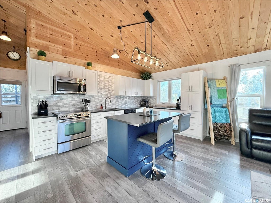 209 2nd Street E, Milden