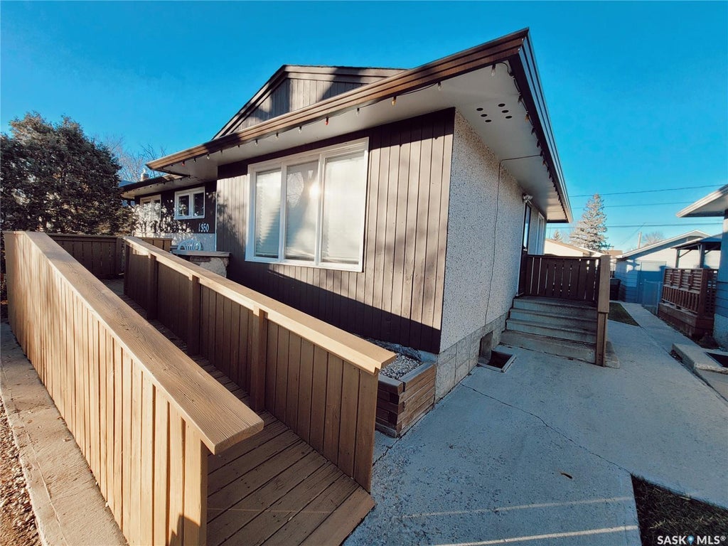 1350 16th Street W, Prince Albert