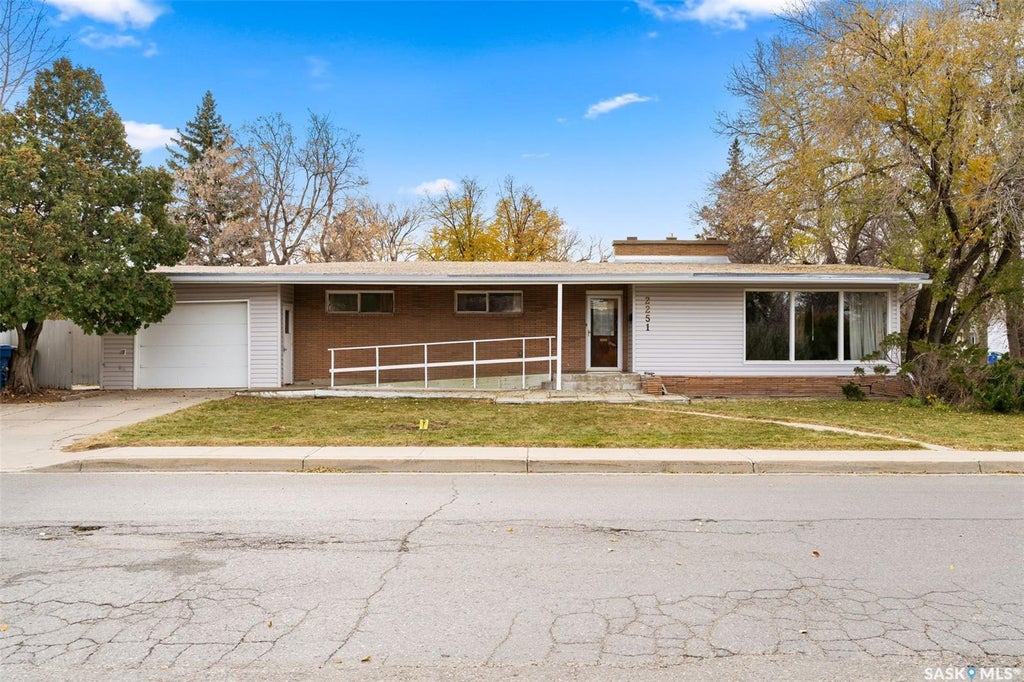 2251 Jubilee Avenue, Regina