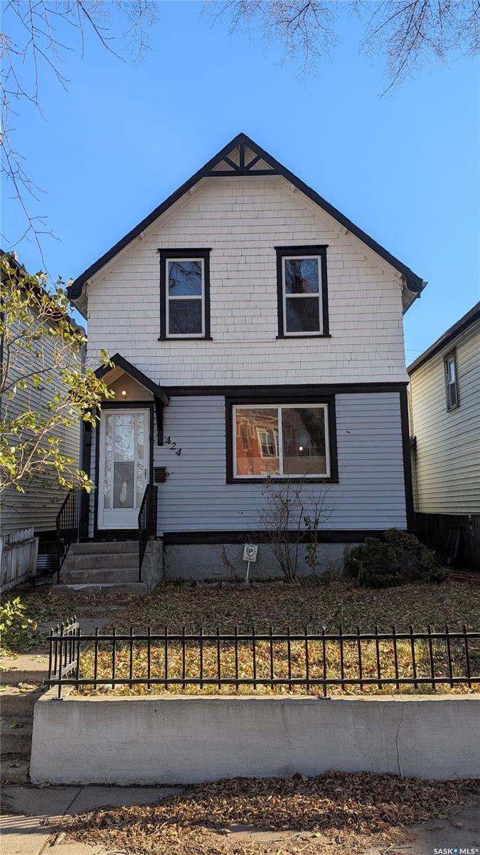 424 J Avenue N, Saskatoon
