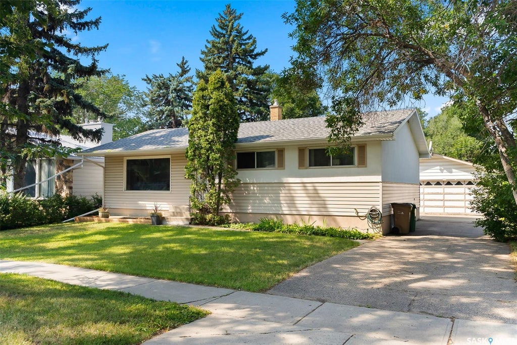 12 Massey Road, Regina