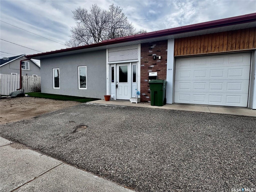 353 Maple Avenue, Yorkton