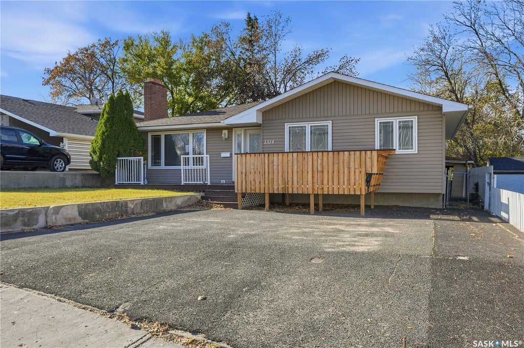 1314 Henleaze Avenue, Moose Jaw