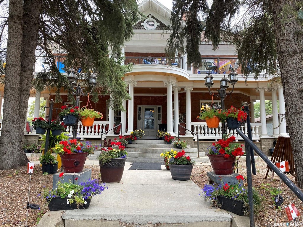 585 19th Street E, Prince Albert