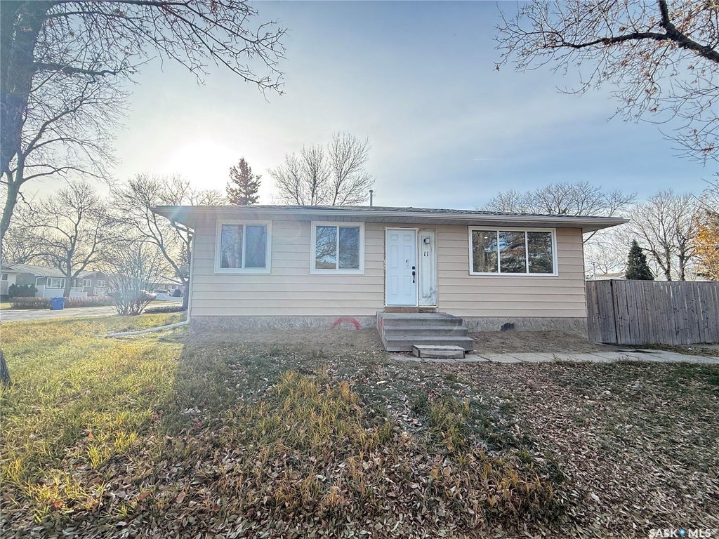 11 Denny Cres, Regina