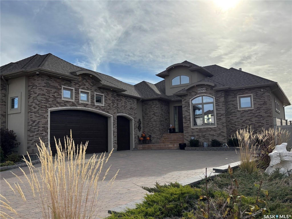 8099 Wascana Gardens Cres, Regina
