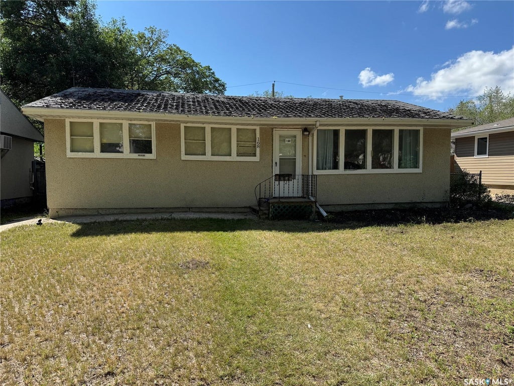 168 Smith Street, Regina
