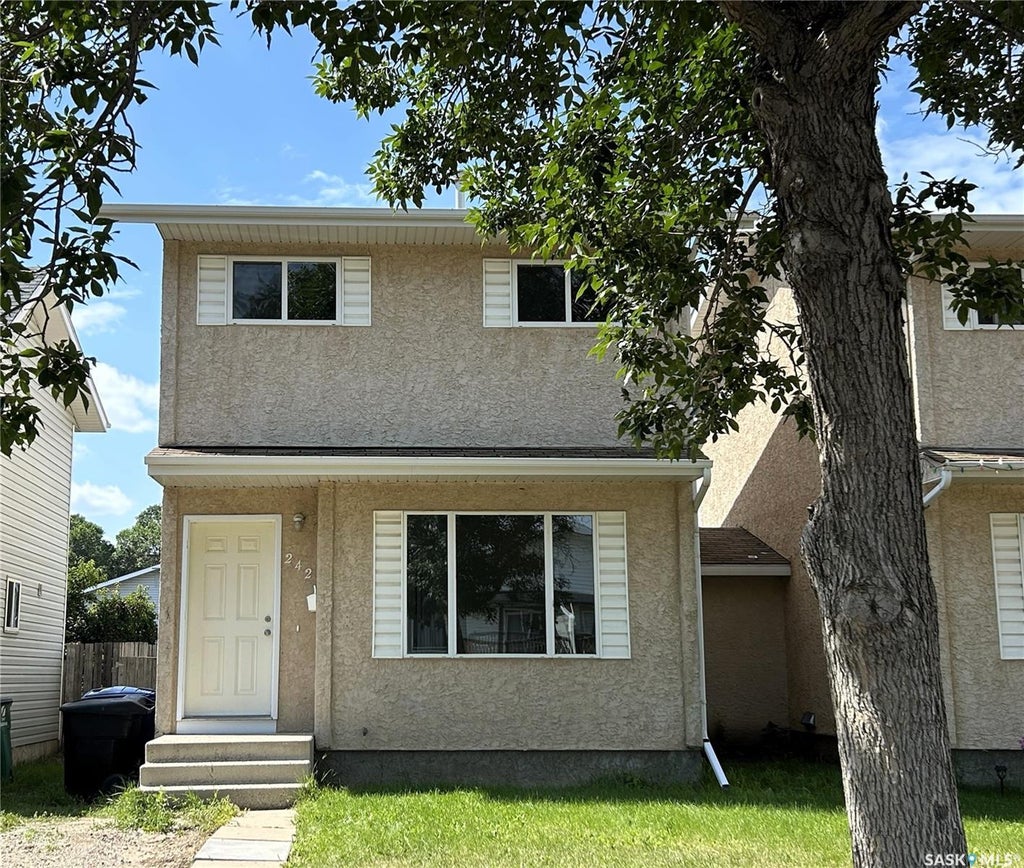 242 Lochrie Cres, Saskatoon