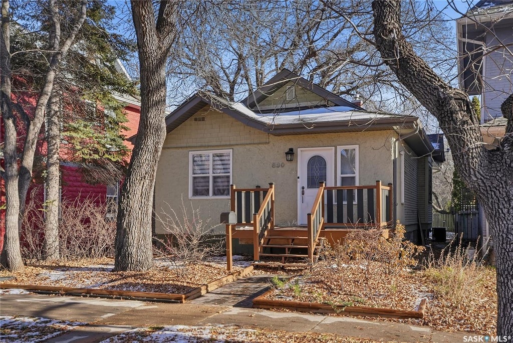 830 D Avenue N, Saskatoon