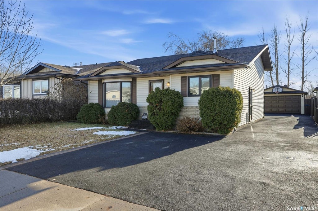 235 Sherry Cres, Saskatoon
