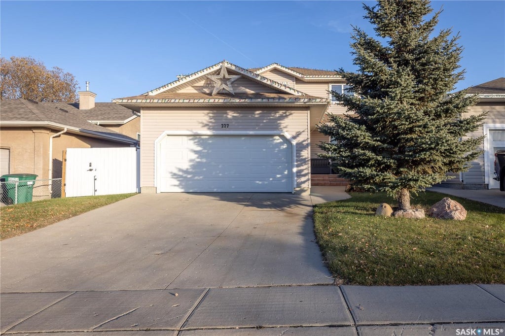 227 Overholt Place, Saskatoon