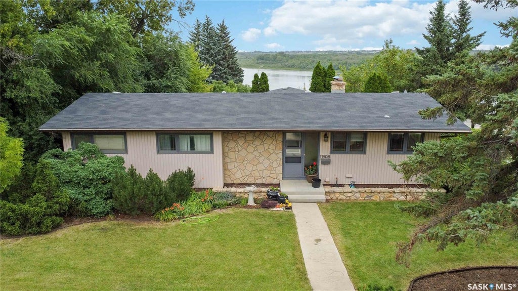 1908 Pembina Avenue, Saskatoon
