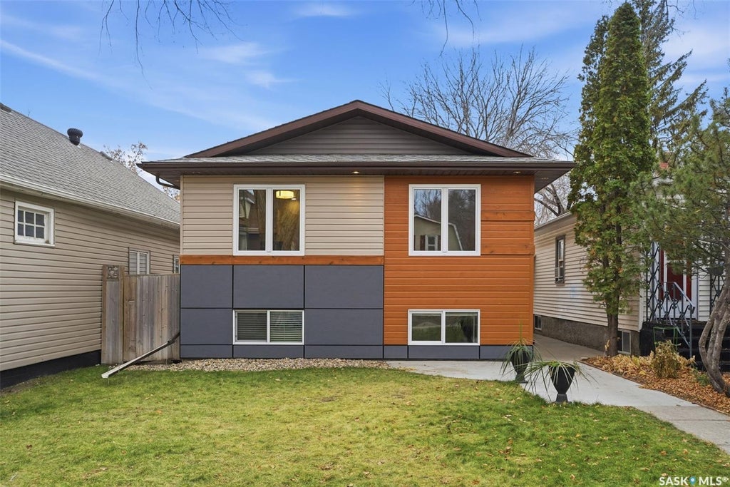 215 28th Street W, Saskatoon