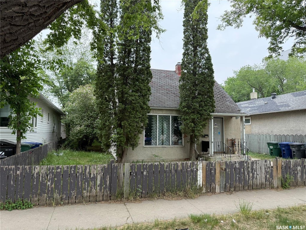 224 N Avenue S, Saskatoon