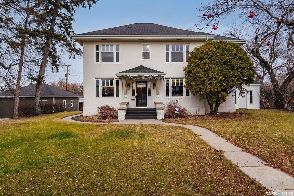 902 32nd Street W, Saskatoon