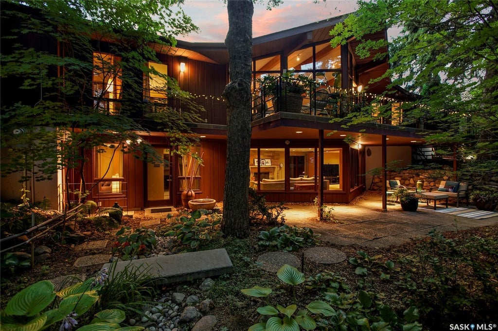 97 Red River Road, Saskatoon