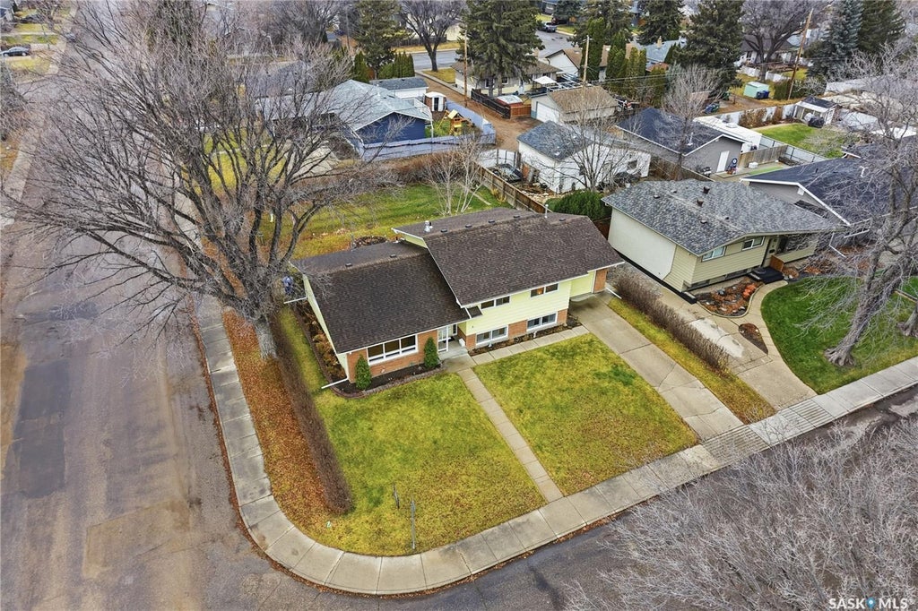 2 Porteous Cres, Saskatoon