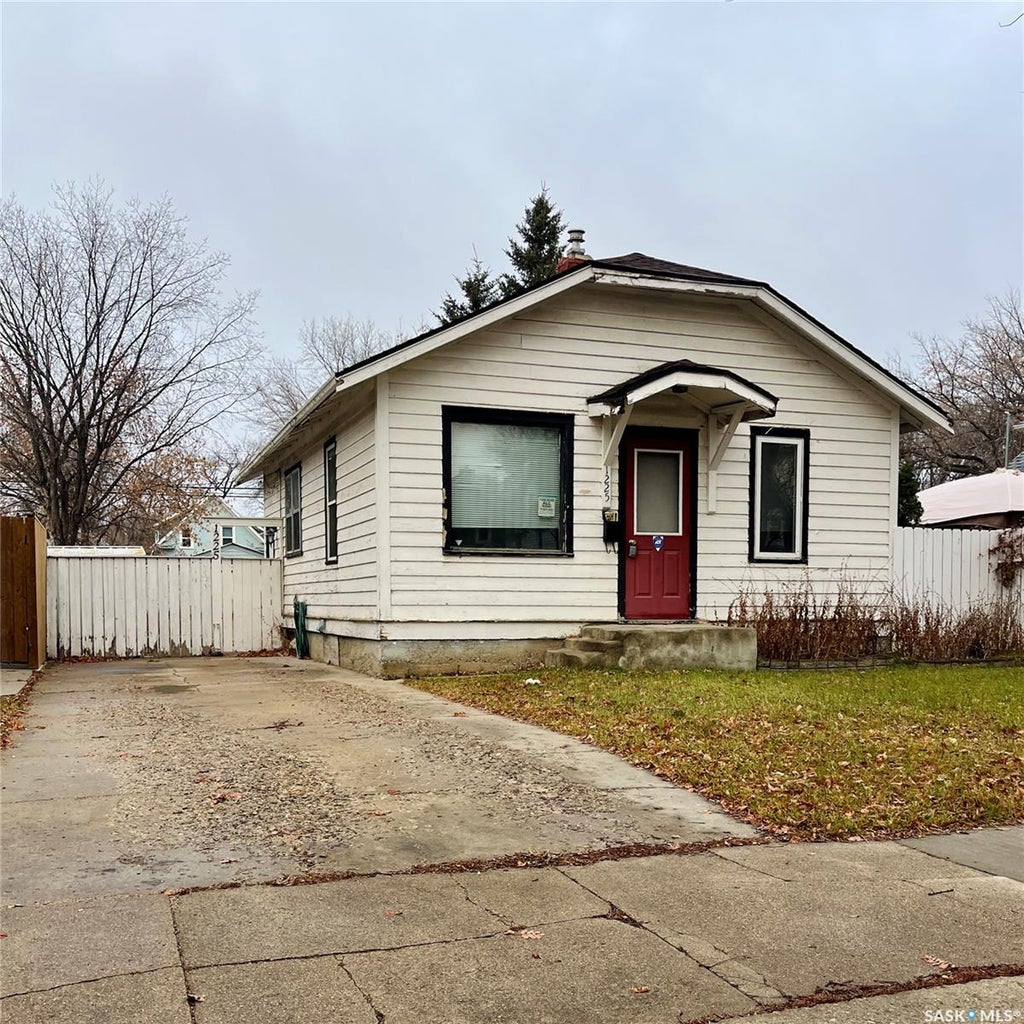 1225 B Avenue N, Saskatoon