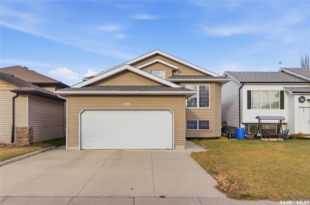 3290 37th Street W, Saskatoon