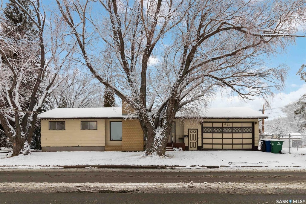 802 V Avenue N, Saskatoon