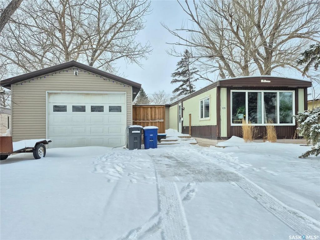 129 17th Street Ne, Weyburn