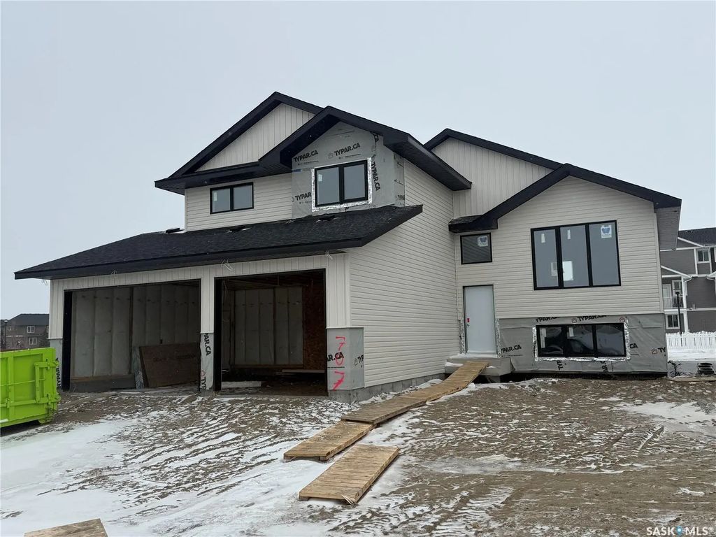 707 Ballesteros Cres, Warman