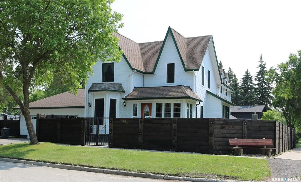 1001 Mark Avenue, Moosomin