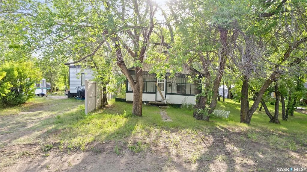 11 & 12 Rose Cres, Pike Lake Provincial Park