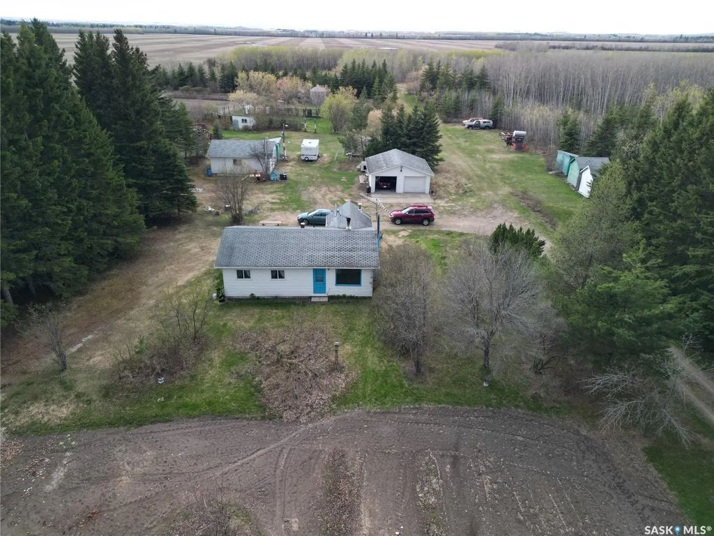 Schenker Acreage, Loon Lake Rm No. 561