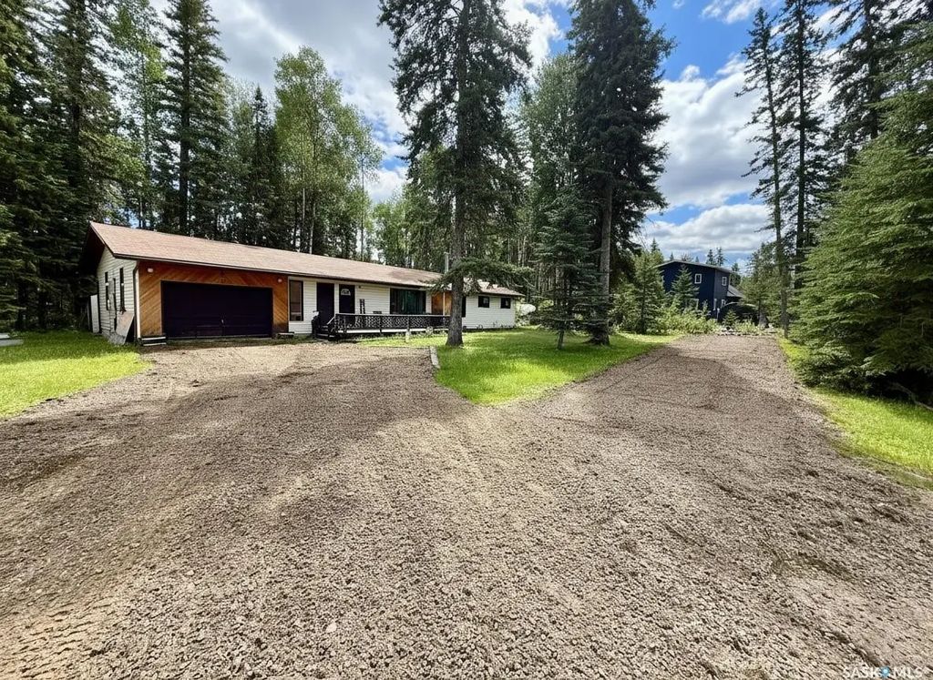 12 5th Avenue, Candle Lake