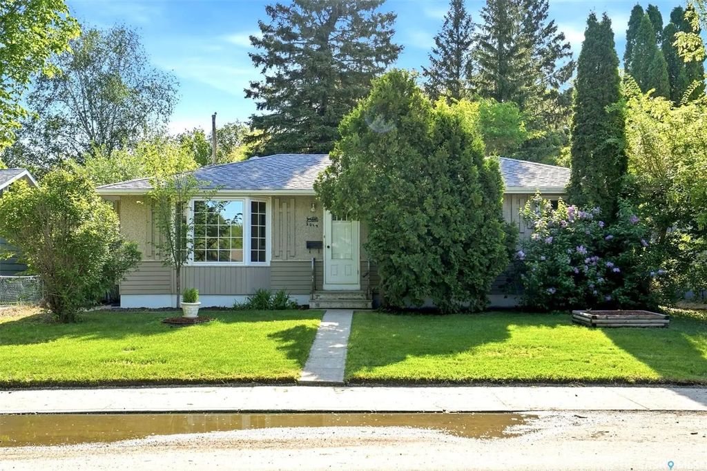 2019 Louise Avenue, Saskatoon