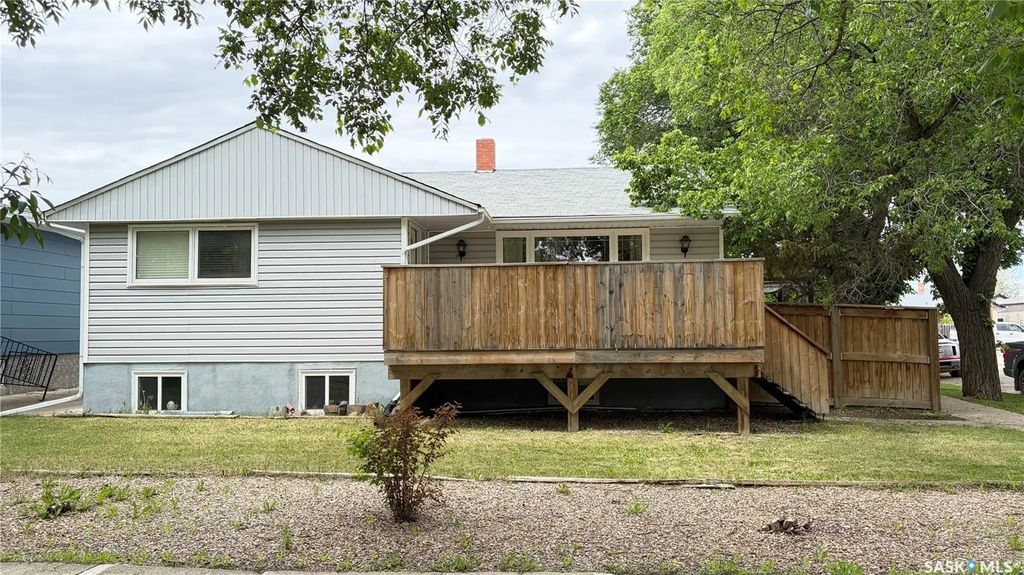 201 Walsh Street, Maple Creek