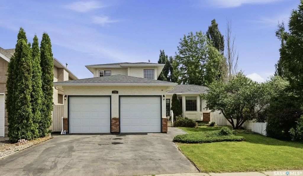 246 Brookmore Lane, Saskatoon