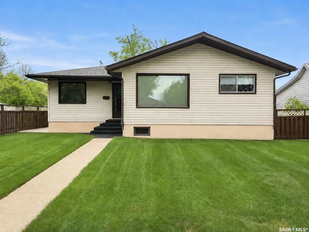 4266 Price Avenue, Gull Lake