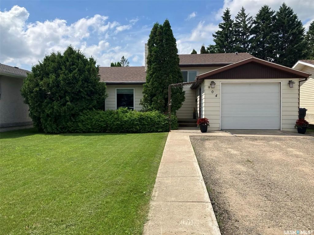 904 Centre Street, Nipawin