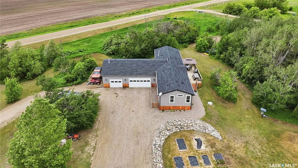 295 Wall Road, Rosthern Rm No. 403