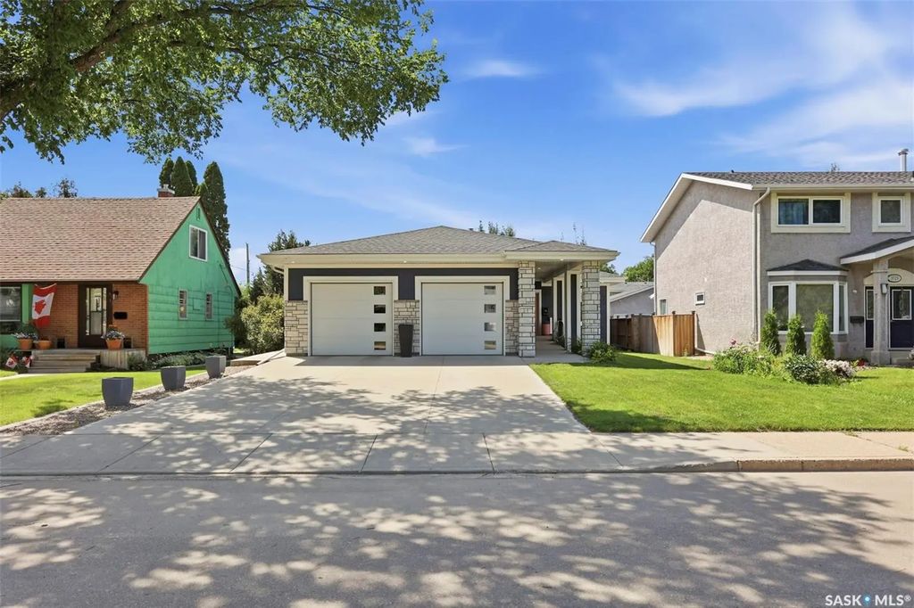 1521 10th Avenue N, Saskatoon